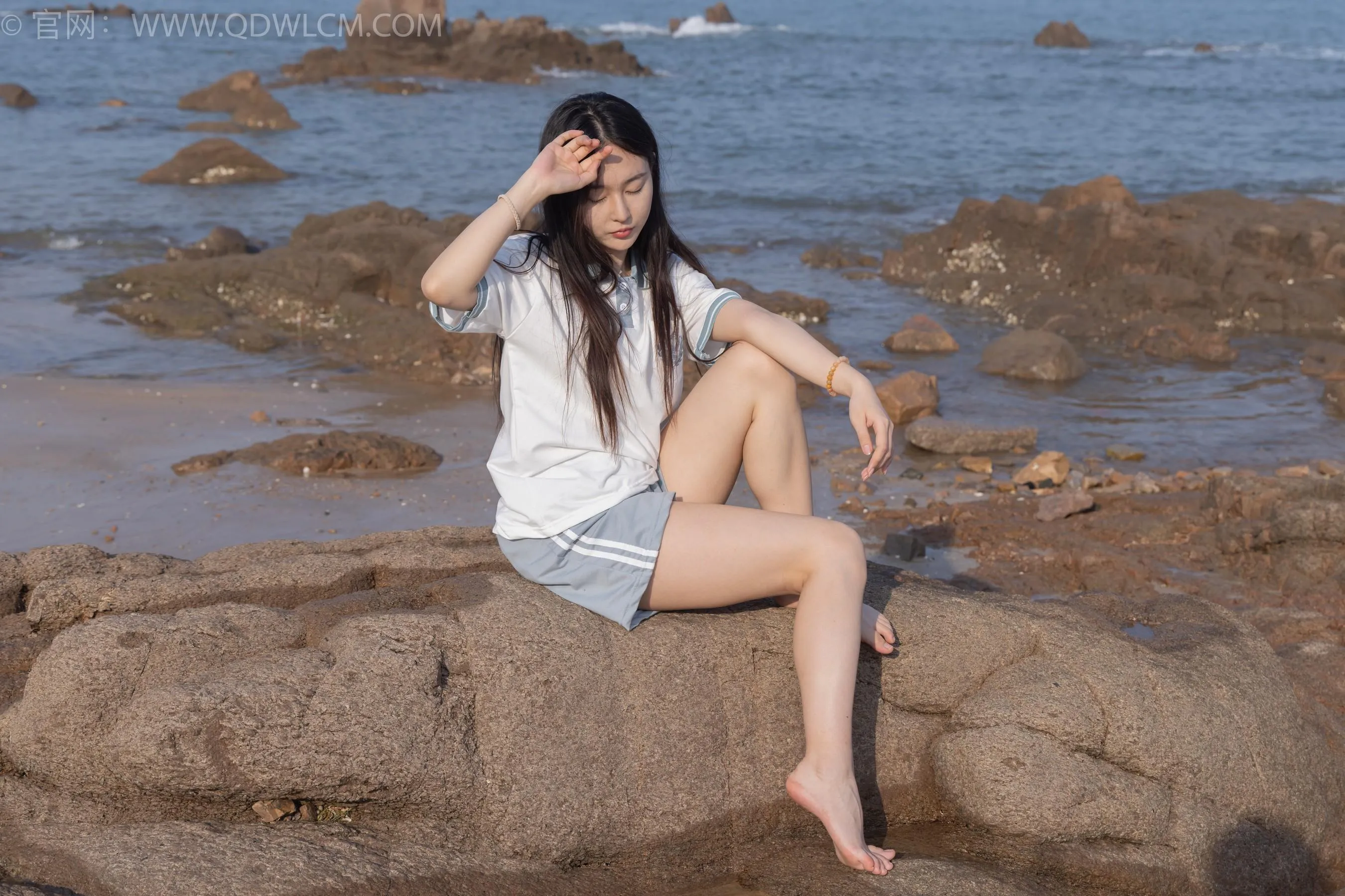 物恋传媒 NO.1567 美兔-海边的风 [151P]插图2